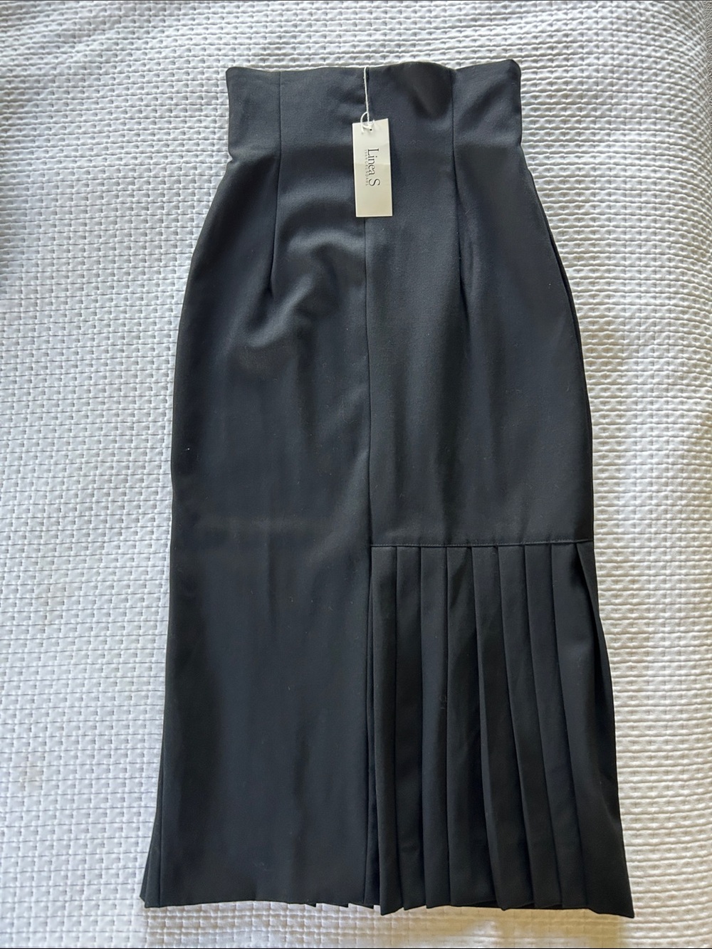 Ivan Grundahl Linea S vintage Black asymmetrical Pleated hem Skirt Size 36 NWT